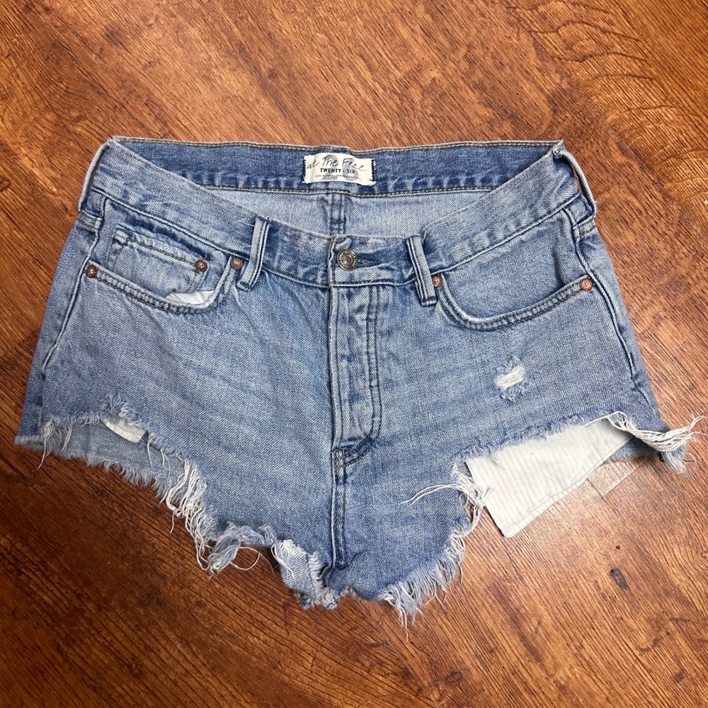 We The Free Free People Distressed Denim Shorts Light Wash Boho Cut Offs Size 26